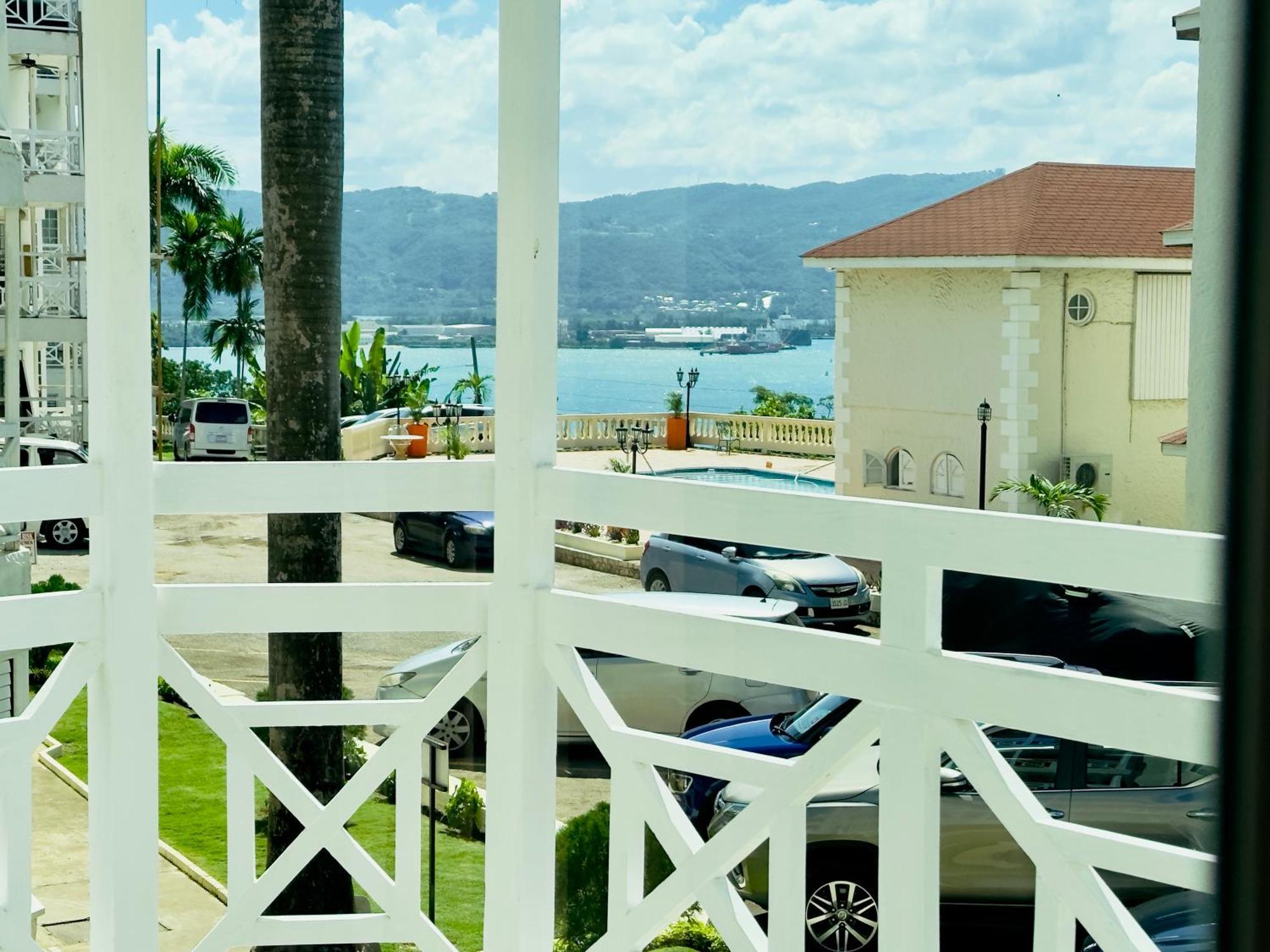 Falcon Oceanview 2Br Condo-Airport Transportation Available-24-7Security Montego Bay Exterior photo