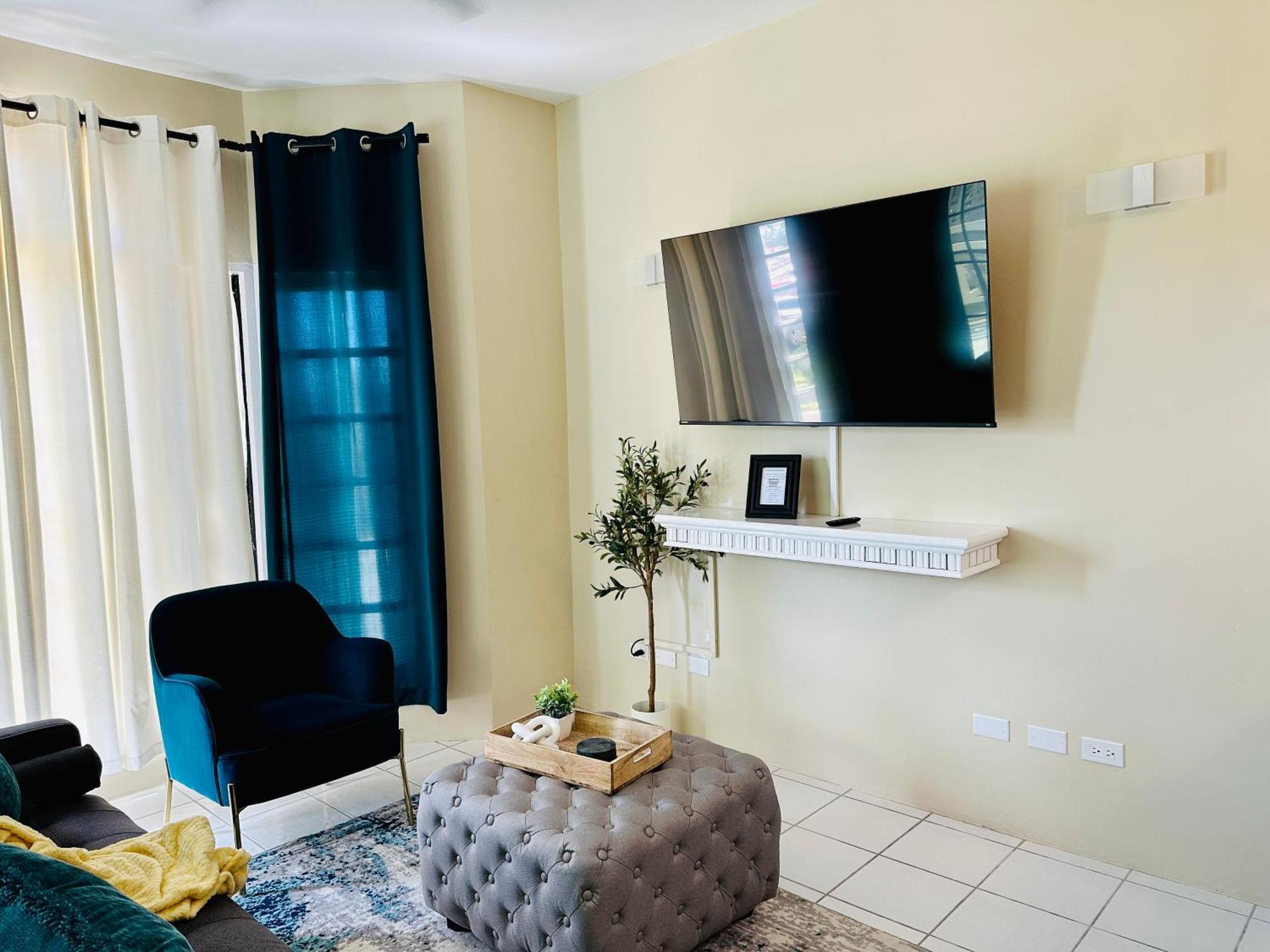 Falcon Oceanview 2Br Condo-Airport Transportation Available-24-7Security Montego Bay Exterior photo