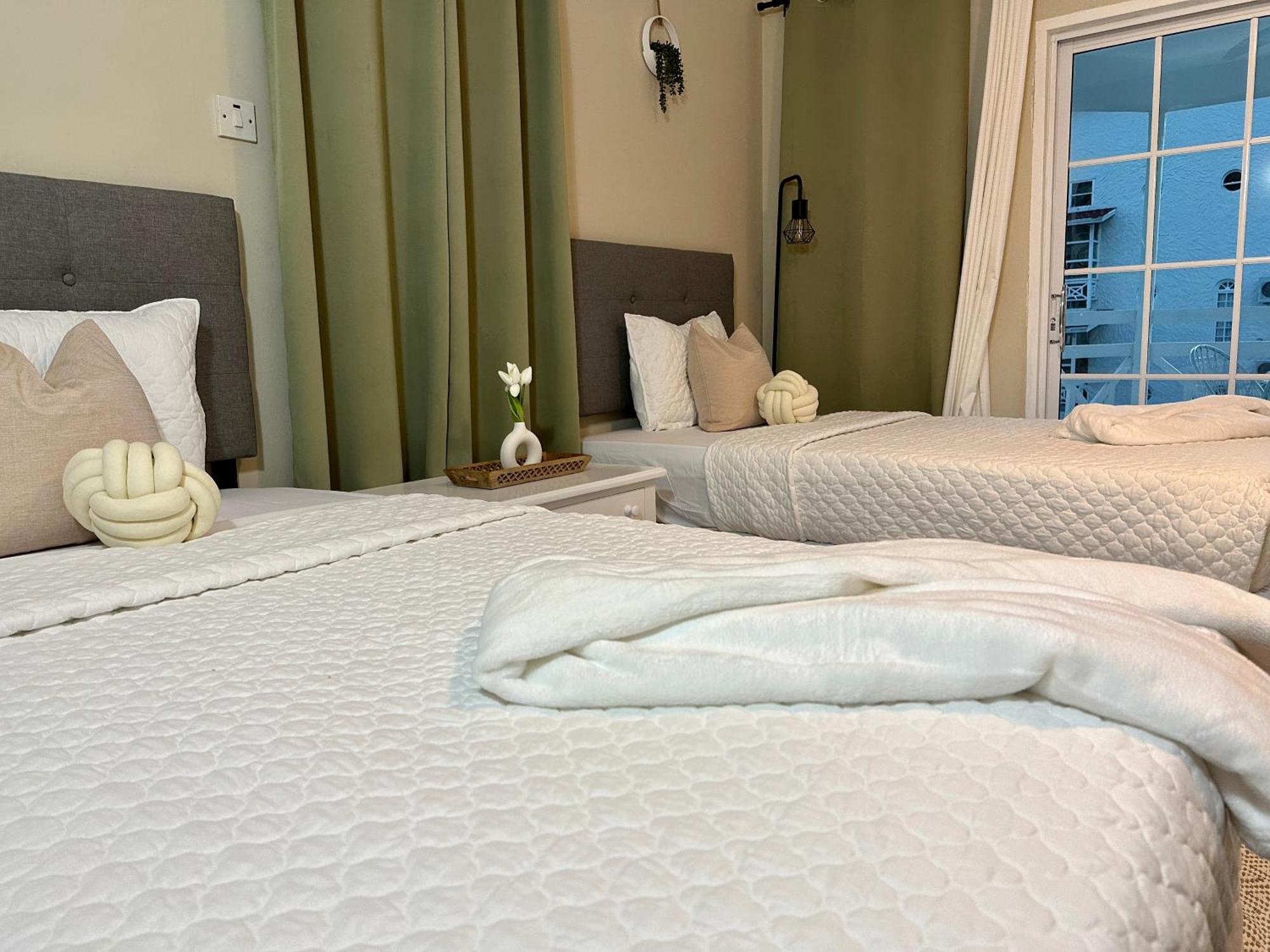 Falcon Oceanview 2Br Condo-Airport Transportation Available-24-7Security Montego Bay Exterior photo