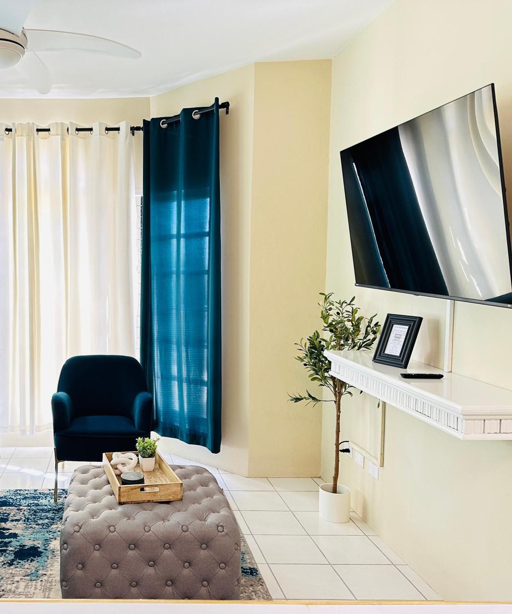Falcon Oceanview 2Br Condo-Airport Transportation Available-24-7Security Montego Bay Exterior photo