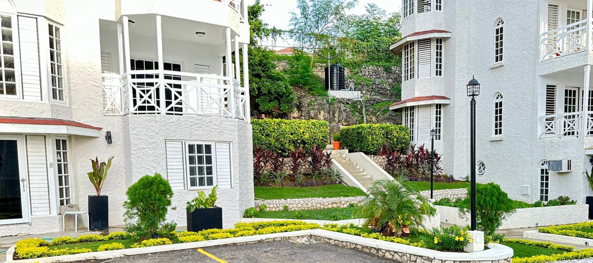 Falcon Oceanview 2Br Condo-Airport Transportation Available-24-7Security Montego Bay Exterior photo