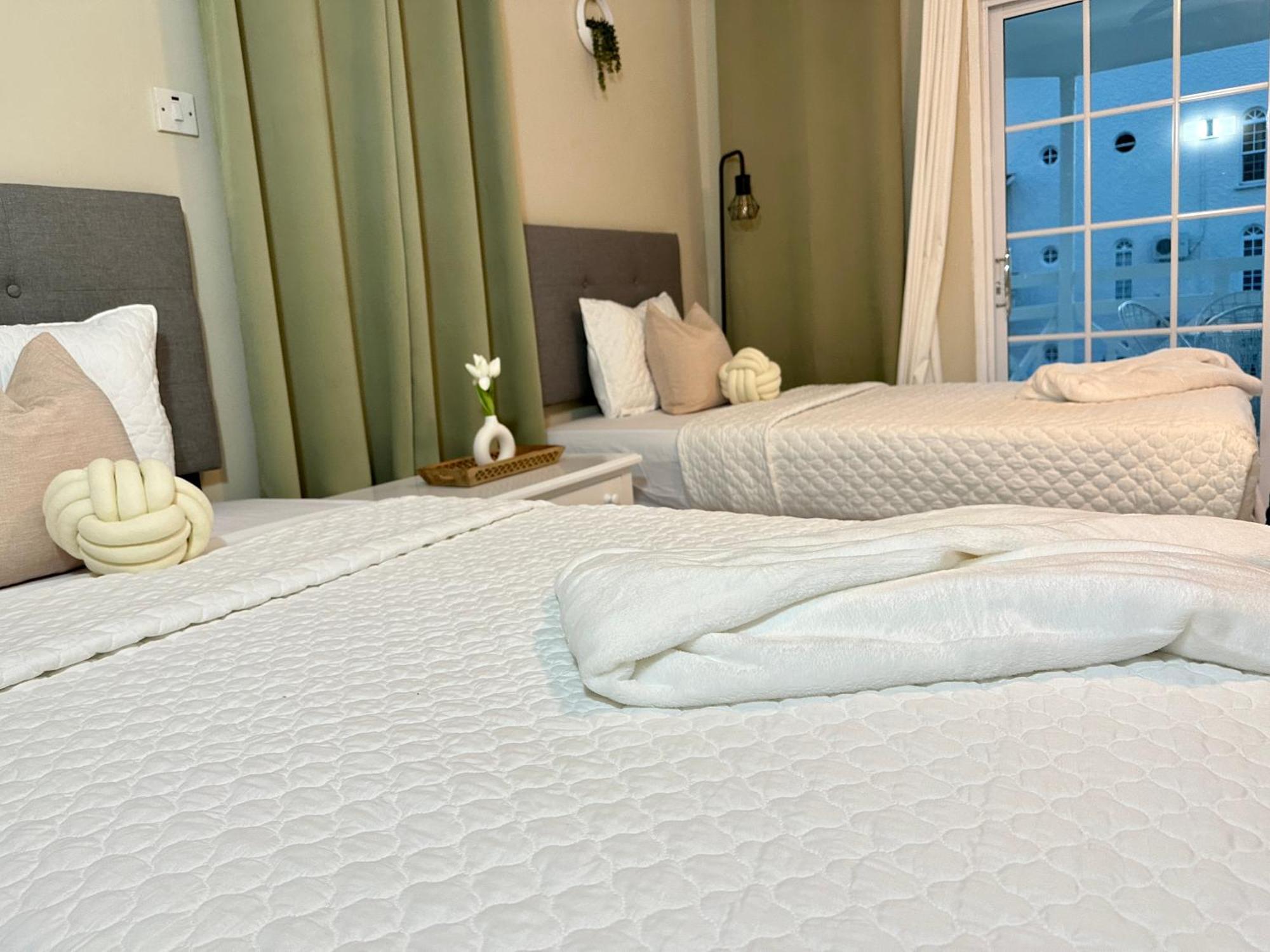 Falcon Oceanview 2Br Condo-Airport Transportation Available-24-7Security Montego Bay Exterior photo